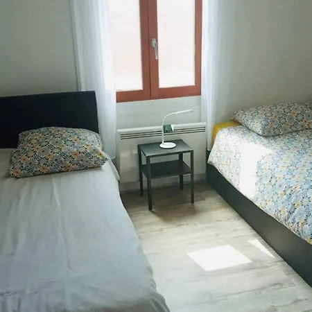 Maison L'orientale بيت للعطل مير-لي-بان